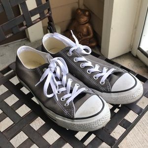 Converse low top shoes!